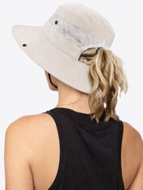 core tech Accessories - Women’s UV Protection Sun Hat Wide Brim Foldable Mesh Ponytail Beach Fishing Cap